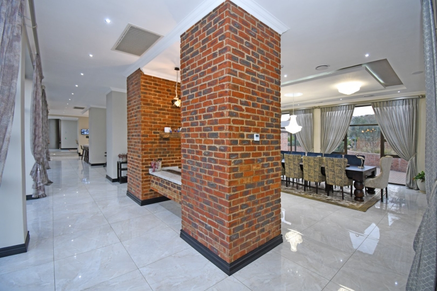 5 Bedroom Property for Sale in Poortview Gauteng