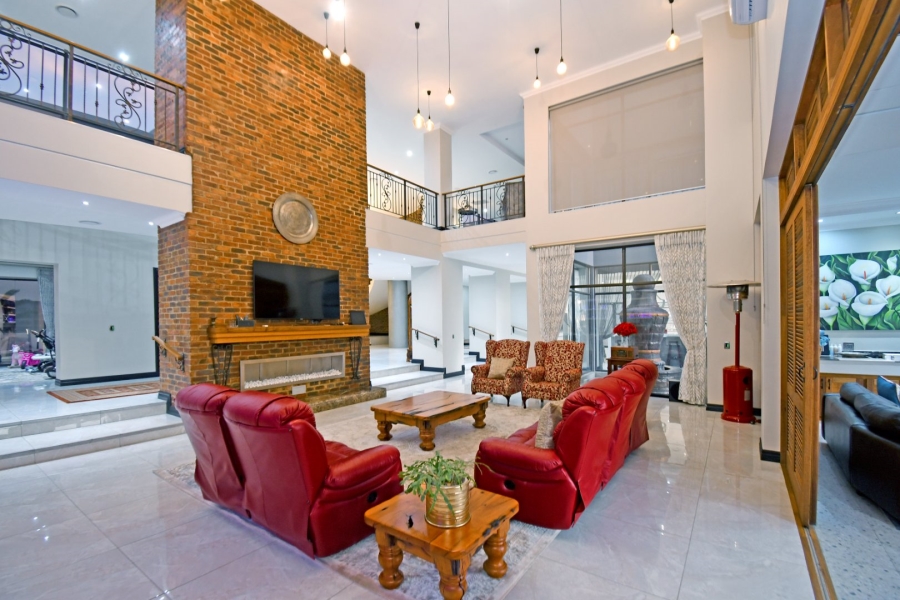 5 Bedroom Property for Sale in Poortview Gauteng