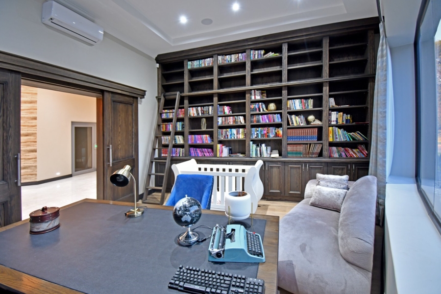 5 Bedroom Property for Sale in Poortview Gauteng