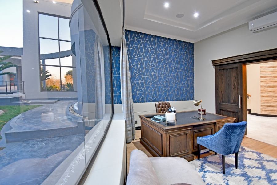 5 Bedroom Property for Sale in Poortview Gauteng
