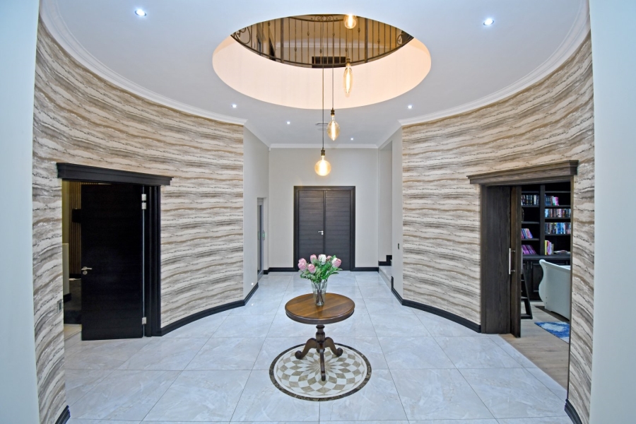 5 Bedroom Property for Sale in Poortview Gauteng