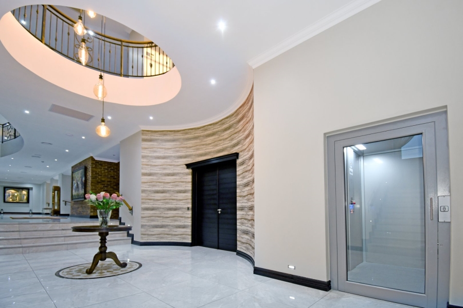 5 Bedroom Property for Sale in Poortview Gauteng