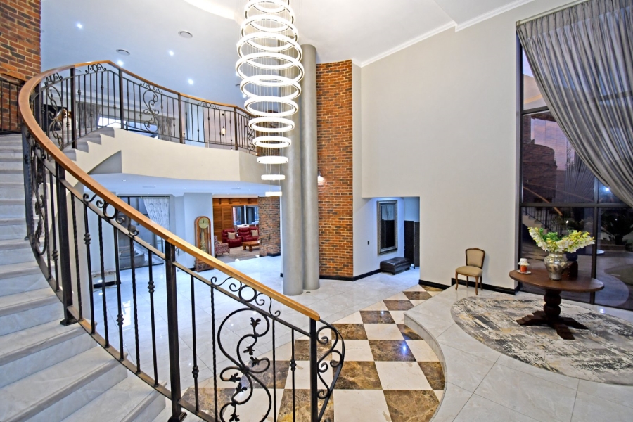 5 Bedroom Property for Sale in Poortview Gauteng