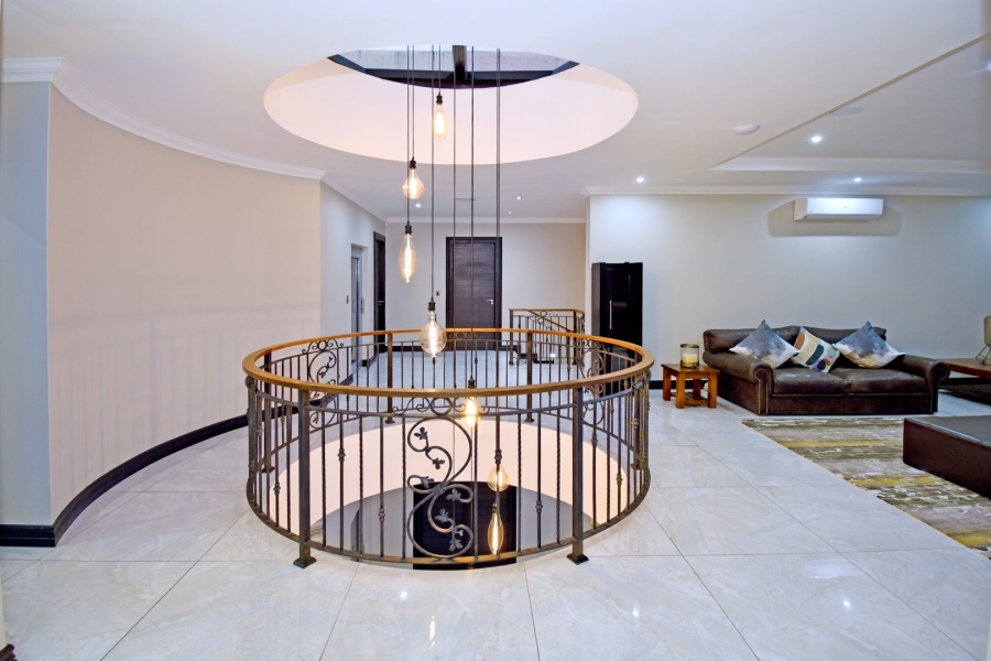 5 Bedroom Property for Sale in Poortview Gauteng