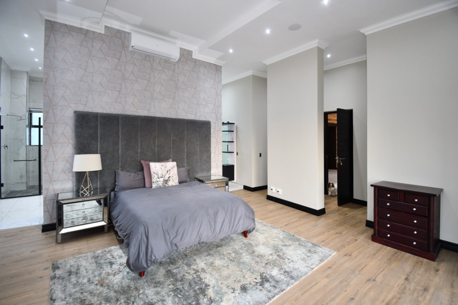 5 Bedroom Property for Sale in Poortview Gauteng