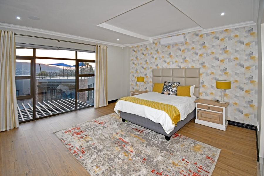 5 Bedroom Property for Sale in Poortview Gauteng