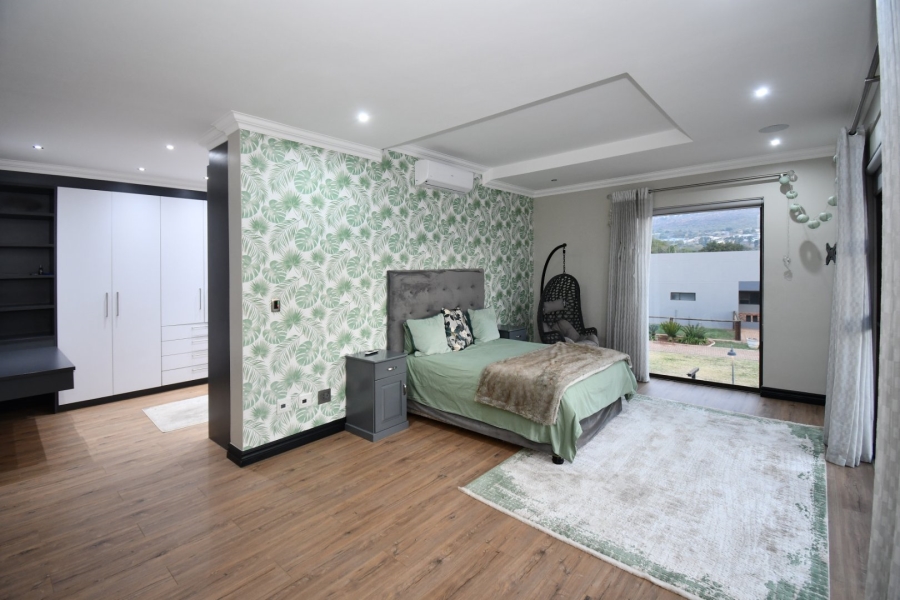 5 Bedroom Property for Sale in Poortview Gauteng