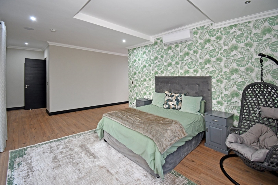 5 Bedroom Property for Sale in Poortview Gauteng