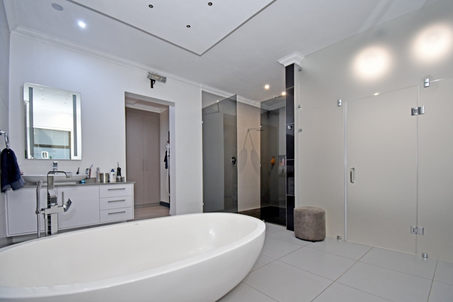 5 Bedroom Property for Sale in Poortview Gauteng