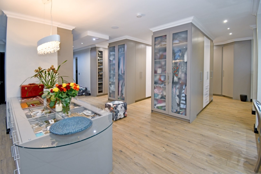 5 Bedroom Property for Sale in Poortview Gauteng