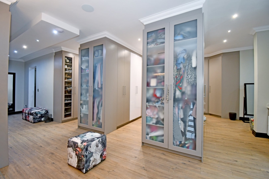 5 Bedroom Property for Sale in Poortview Gauteng