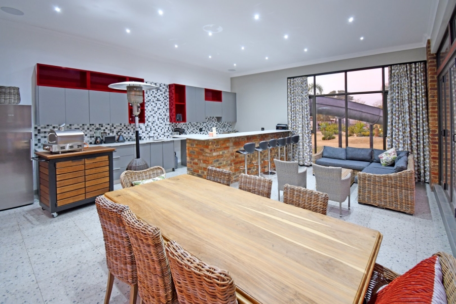 5 Bedroom Property for Sale in Poortview Gauteng