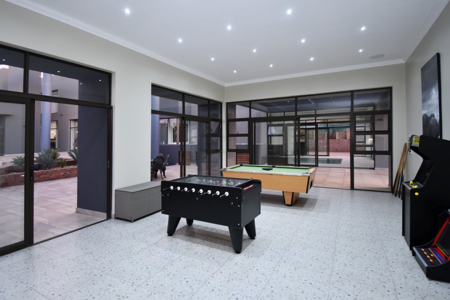 5 Bedroom Property for Sale in Poortview Gauteng