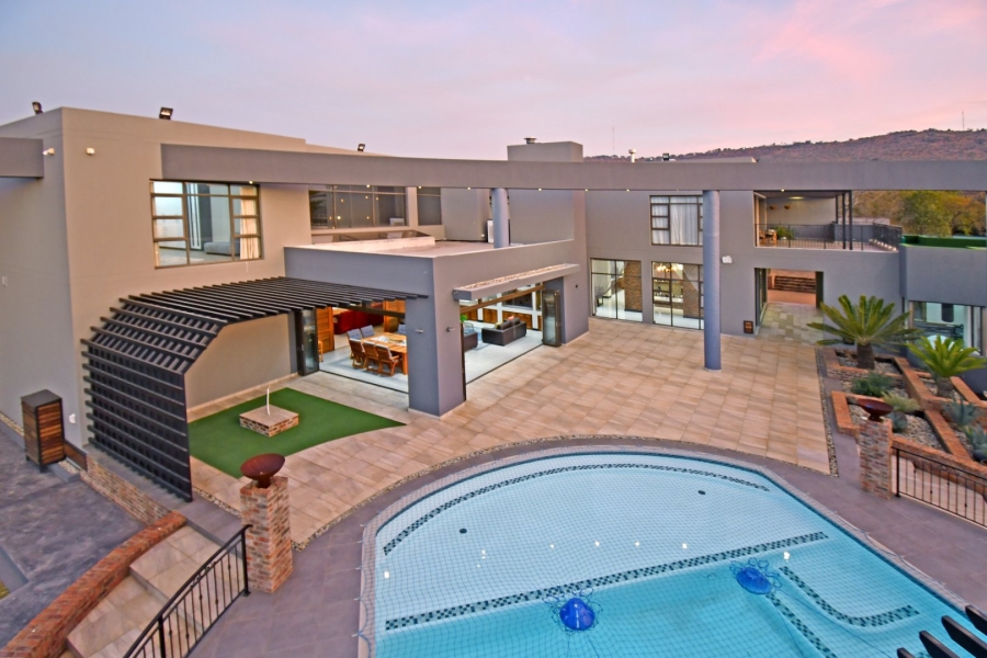 5 Bedroom Property for Sale in Poortview Gauteng