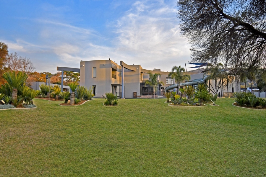 5 Bedroom Property for Sale in Poortview Gauteng