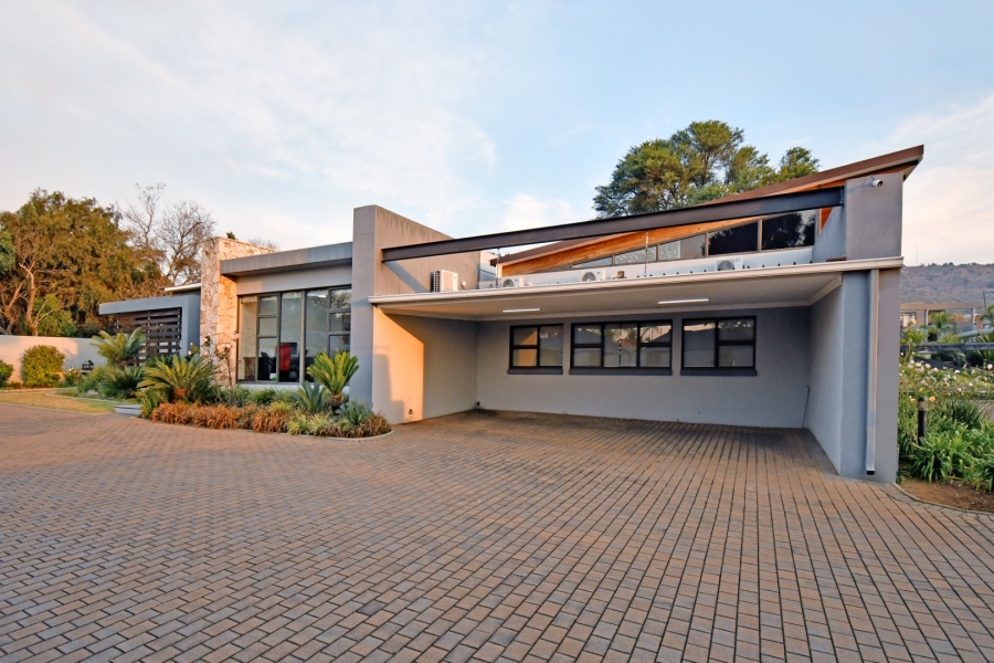 5 Bedroom Property for Sale in Poortview Gauteng