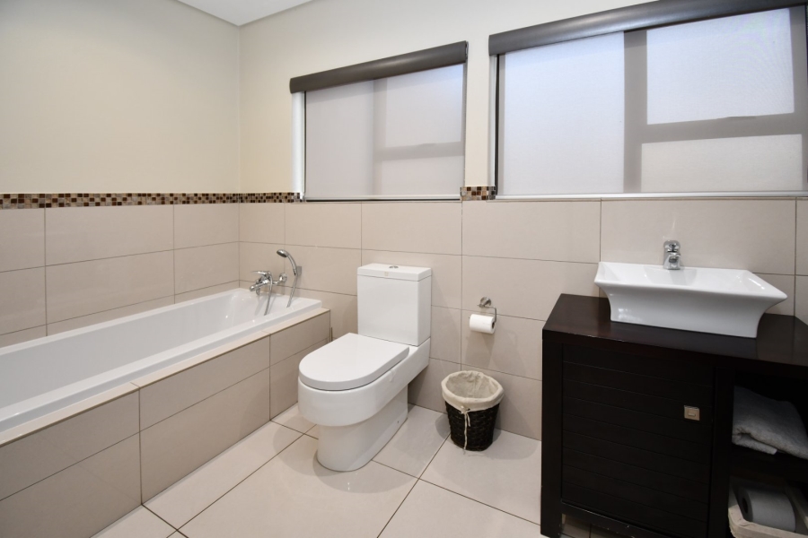 5 Bedroom Property for Sale in Poortview Gauteng
