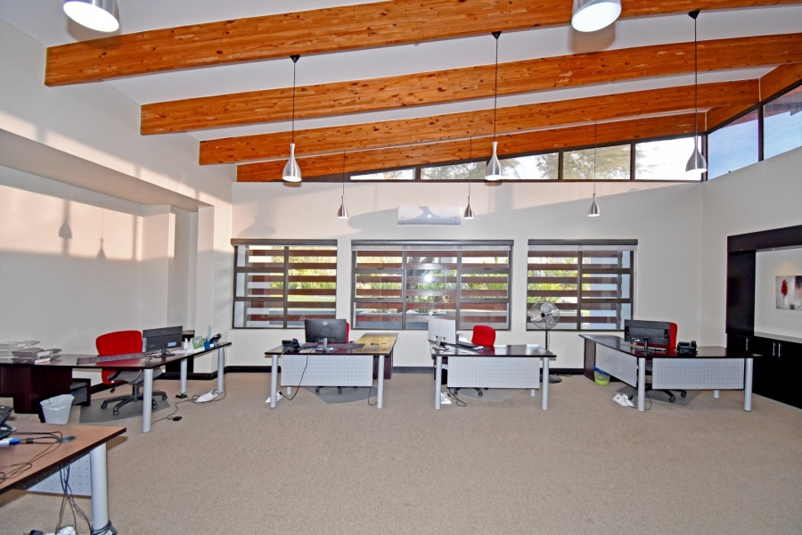 5 Bedroom Property for Sale in Poortview Gauteng