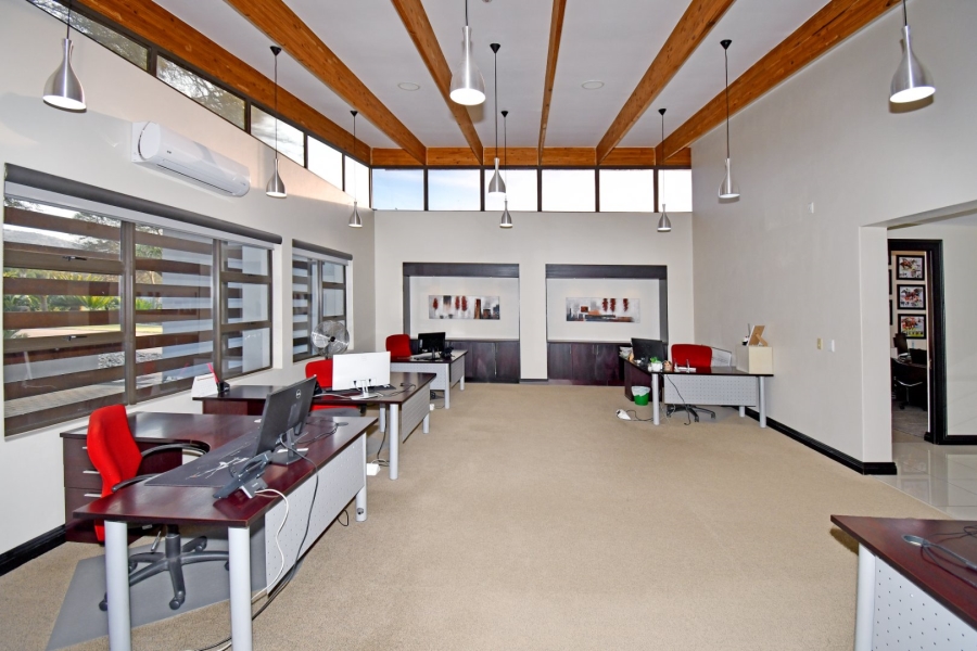5 Bedroom Property for Sale in Poortview Gauteng