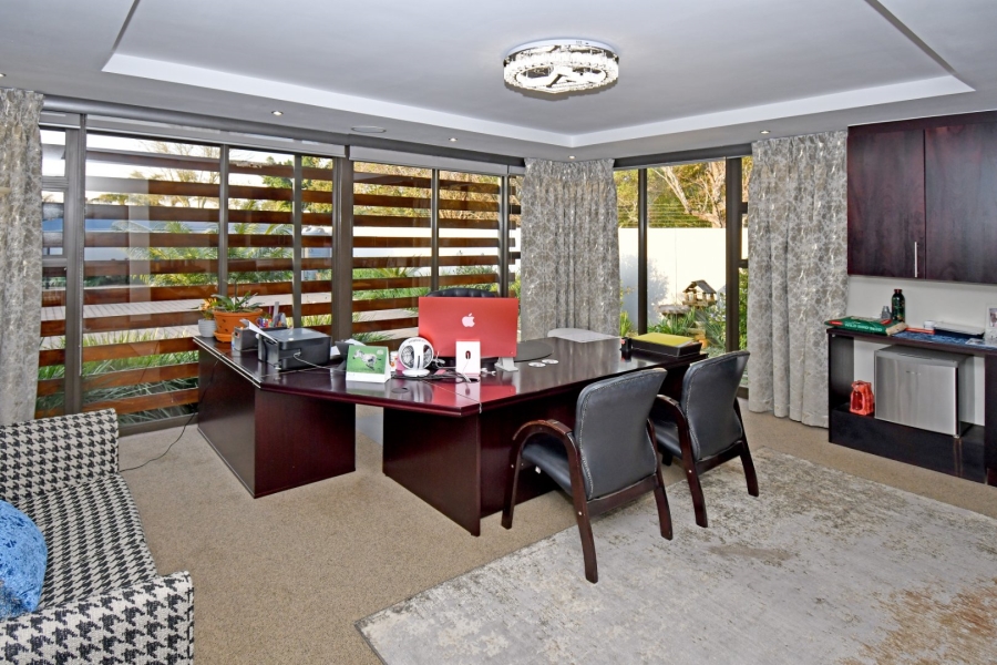 5 Bedroom Property for Sale in Poortview Gauteng