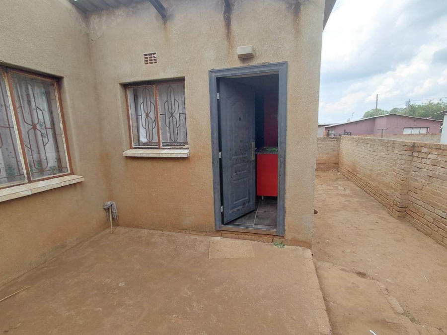 4 Bedroom Property for Sale in Orange Farm Gauteng