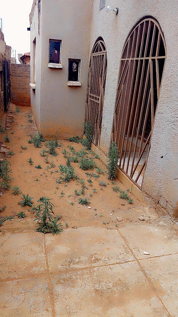 4 Bedroom Property for Sale in Orange Farm Gauteng