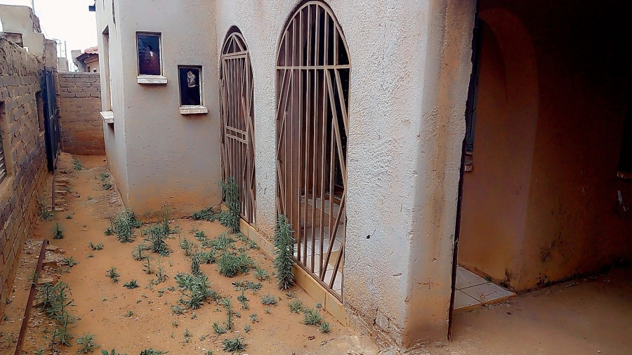 4 Bedroom Property for Sale in Orange Farm Gauteng