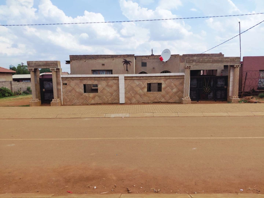 4 Bedroom Property for Sale in Orange Farm Gauteng