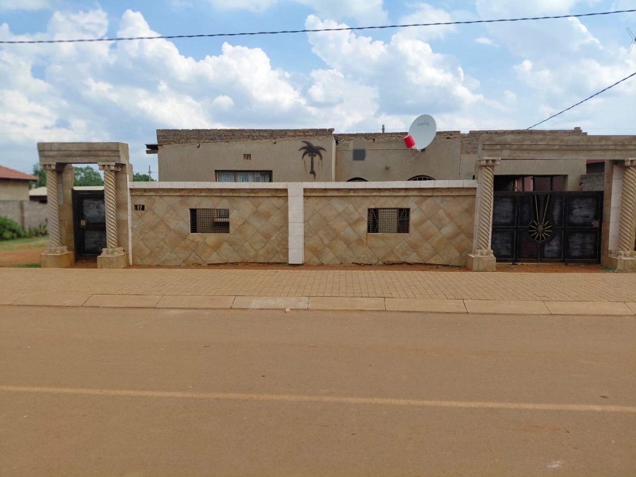 4 Bedroom Property for Sale in Orange Farm Gauteng