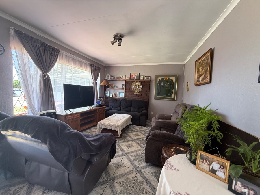 3 Bedroom Property for Sale in Brackendowns Gauteng