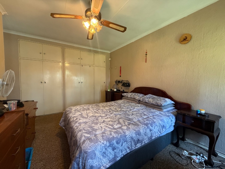 3 Bedroom Property for Sale in Brackendowns Gauteng