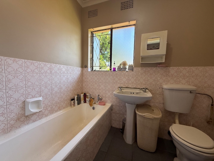 3 Bedroom Property for Sale in Brackendowns Gauteng