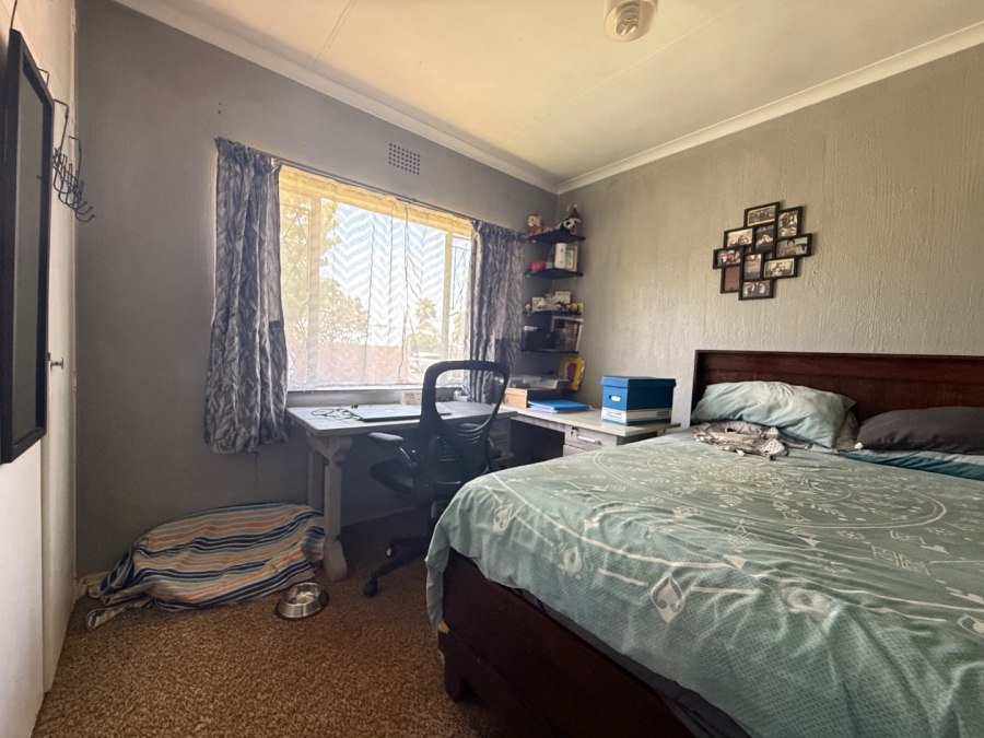 3 Bedroom Property for Sale in Brackendowns Gauteng