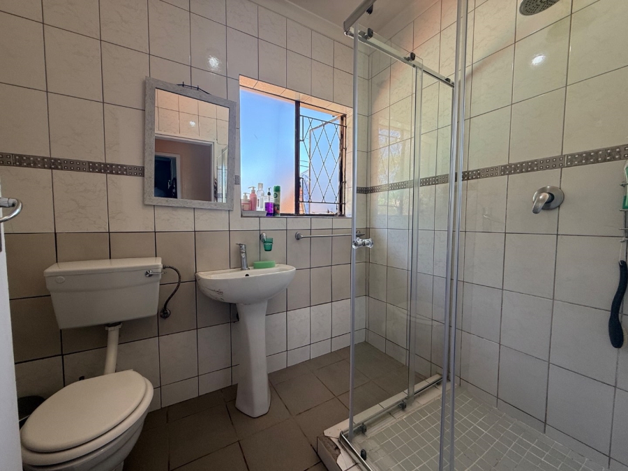3 Bedroom Property for Sale in Brackendowns Gauteng