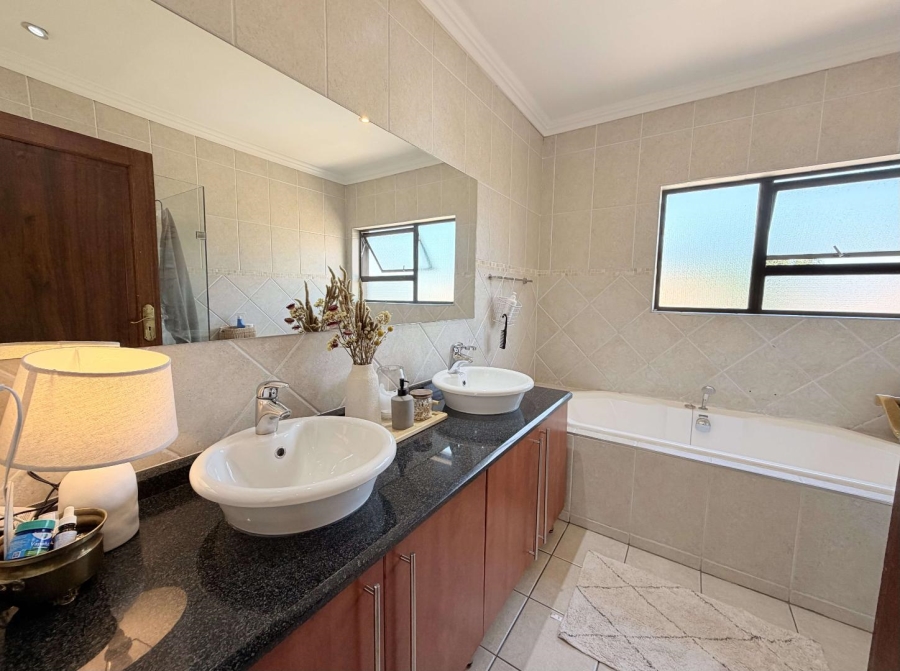 4 Bedroom Property for Sale in Meyersdal Gauteng