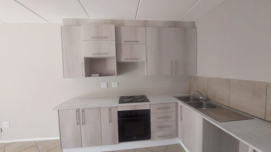 2 Bedroom Property for Sale in Albertsdal Gauteng