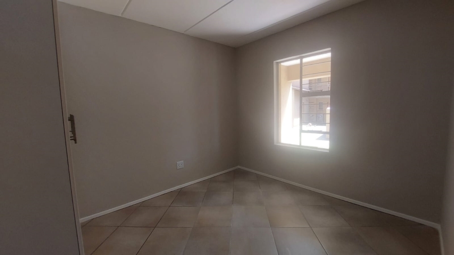 2 Bedroom Property for Sale in Albertsdal Gauteng