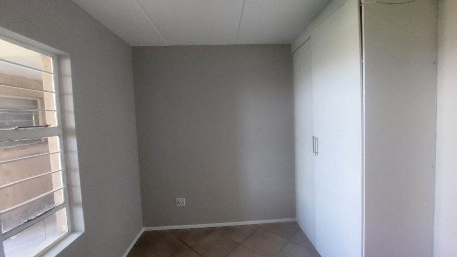 2 Bedroom Property for Sale in Albertsdal Gauteng