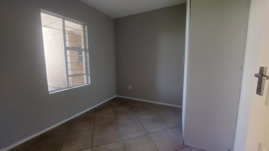 2 Bedroom Property for Sale in Albertsdal Gauteng