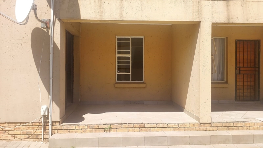 2 Bedroom Property for Sale in Albertsdal Gauteng