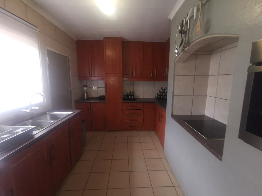 To Let 3 Bedroom Property for Rent in Mayberry Park Gauteng