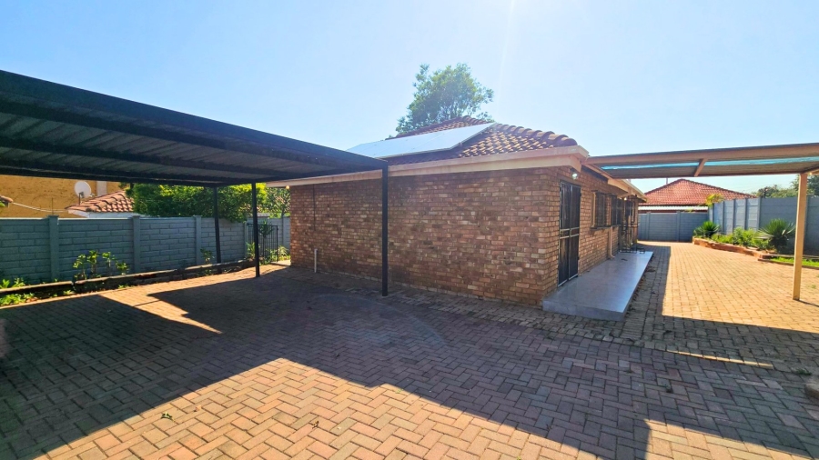 3 Bedroom Property for Sale in Silverton Gauteng