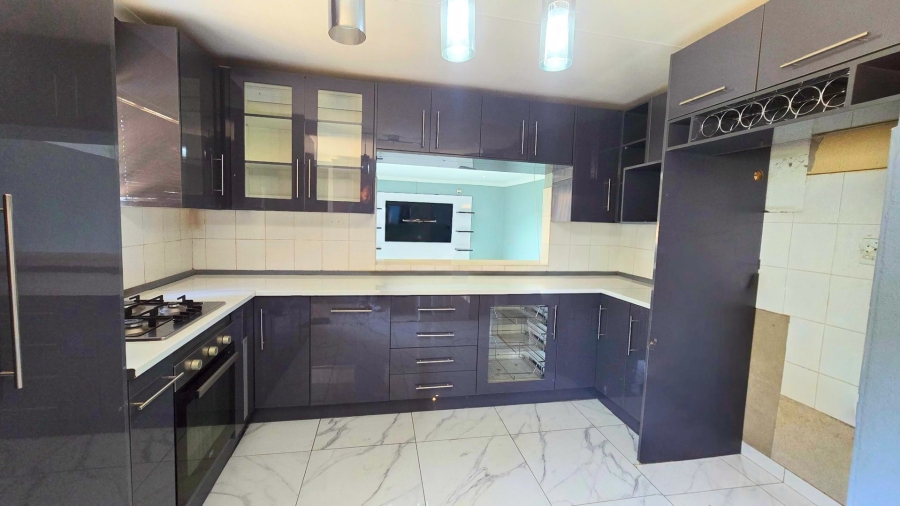 3 Bedroom Property for Sale in Silverton Gauteng