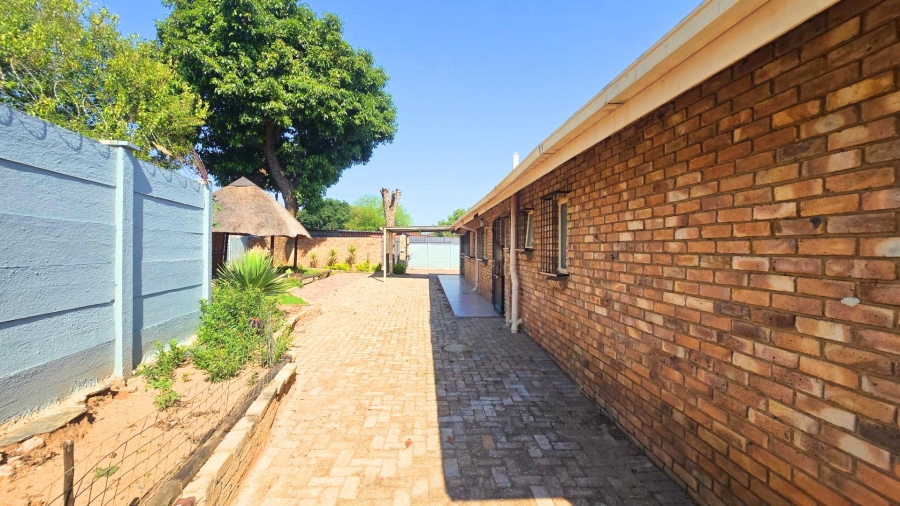 To Let 3 Bedroom Property for Rent in Silverton Gauteng