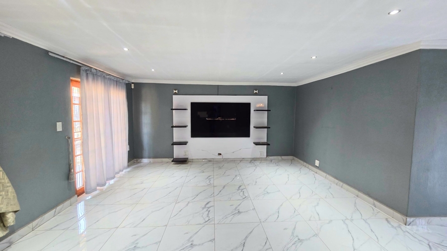 To Let 3 Bedroom Property for Rent in Silverton Gauteng