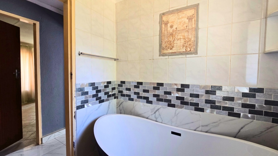 To Let 3 Bedroom Property for Rent in Silverton Gauteng