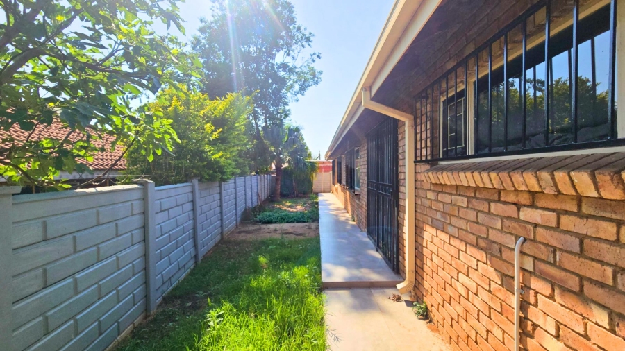 To Let 3 Bedroom Property for Rent in Silverton Gauteng