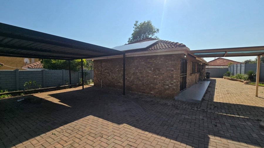 To Let 3 Bedroom Property for Rent in Silverton Gauteng