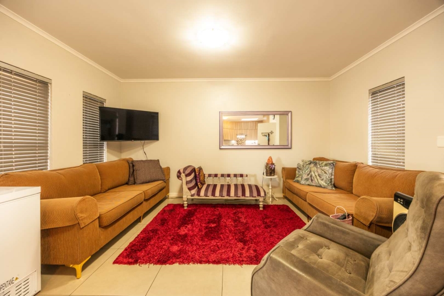 2 Bedroom Property for Sale in Blue Hills Gauteng