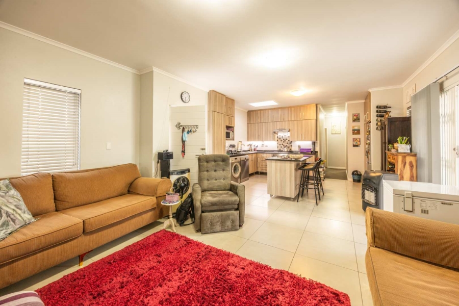 2 Bedroom Property for Sale in Blue Hills Gauteng
